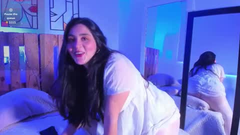 Emilly online show from March 25, 8:26 pm