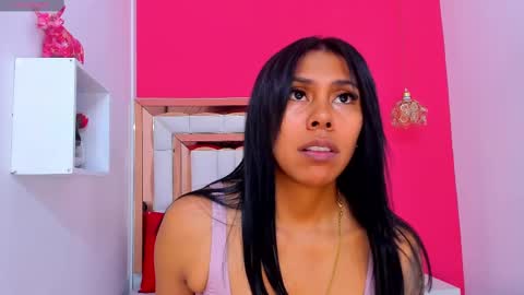 Snapshot of emily_sexy3 chatting on February 19, 11:28 am Emily online show from February 19, 11:28 am