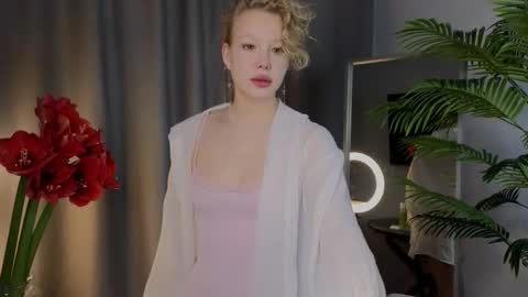 emily shepard online show from December 3, 2:30 am