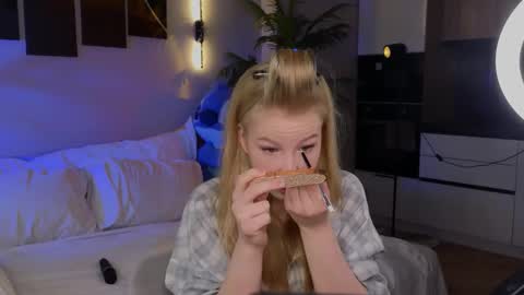 emily shepard online show from April 16, 3:29 am