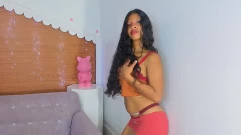 emily_smith_t online show from April 16, 9:50 pm