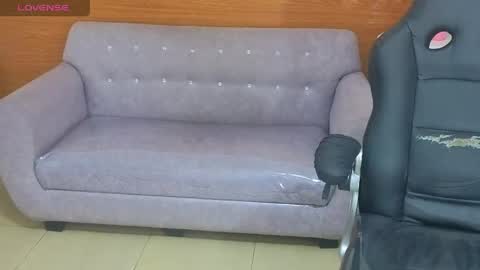 emily_smith_t online show from April 26, 12:47 pm