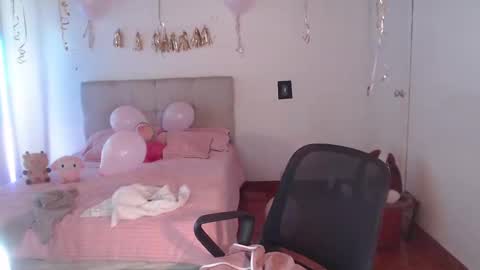 Emily  Swan online show from January 4, 7:02 pm