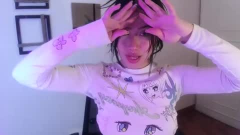 Emily  Swan online show from March 6, 5:54 pm