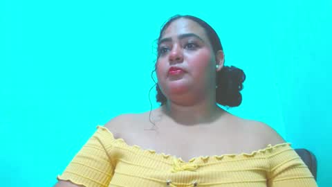 Snapshot of emily_sweet_23 chatting on December 25, 2:14 am Liss online show from December 25, 2:14 am