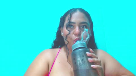 Snapshot of emily_sweet_23 chatting on January 13, 3:12 am Liss online show from January 13, 3:12 am