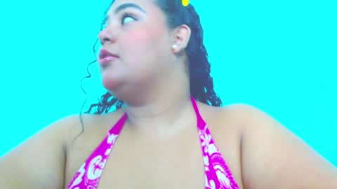 Snapshot of emily_sweet_23 chatting on January 19, 5:39 pm Liss online show from January 19, 5:39 pm