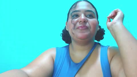 Snapshot of emily_sweet_23 chatting on February 21, 12:05 am Liss online show from February 21, 12:05 am