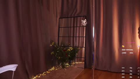 Lia online show from January 1, 1:59 pm