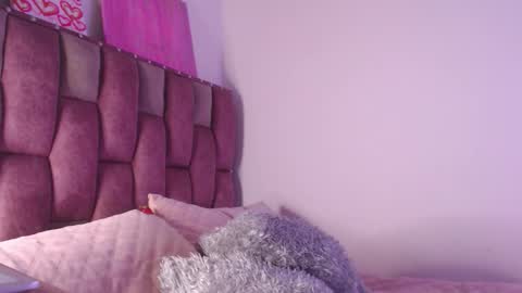 emily_w2 online show from February 6, 3:55 am