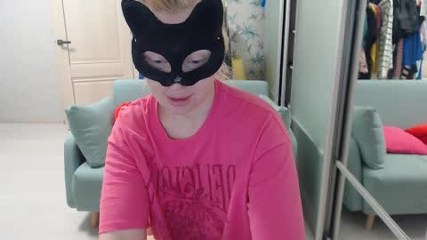 Emily online show from April 6, 4:30 pm