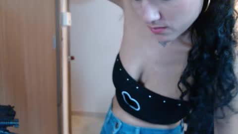 Snapshot of emily_zc1 chatting on October 7, 7:55 pm EMILY  online show from October 7, 7:55 pm