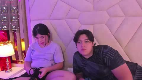 Snapshot of emilyandrew_ chatting on December 15, 4:50 am Amily Andrew online show from December 15, 4:50 am