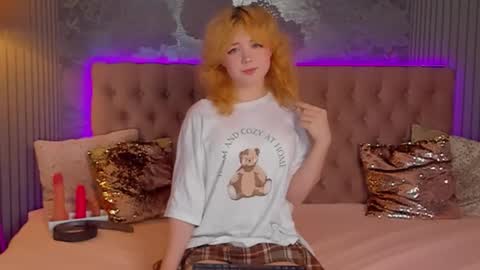 Snapshot of emilyangels chatting on November 26, 12:17 pm Baby Emelli online show from November 26, 12:17 pm