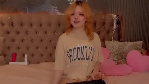 Snapshot of emilyangels chatting on December 15, 7:45 am Baby Emelli online show from December 15, 7:45 am