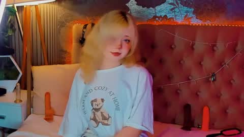 Snapshot of emilyangels chatting on July 9, 6:50 am Baby Emelli online show from July 9, 6:50 am