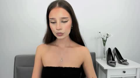 EmilyCharming online show from October 30, 9:15 pm