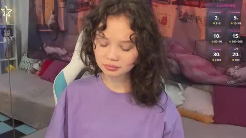 Emilyhaves online show from October 1, 6:36 pm