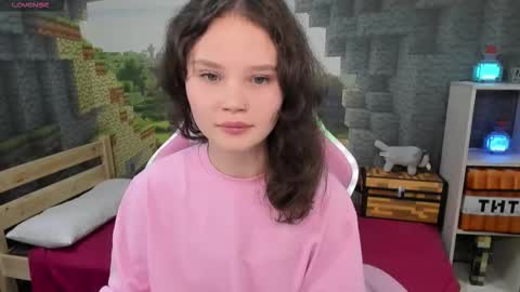 Emilyhaves online show from October 13, 6:19 pm