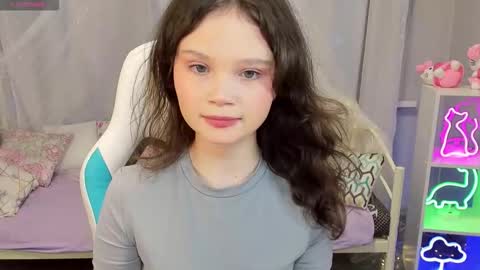 Emilyhaves online show from January 16, 7:01 am