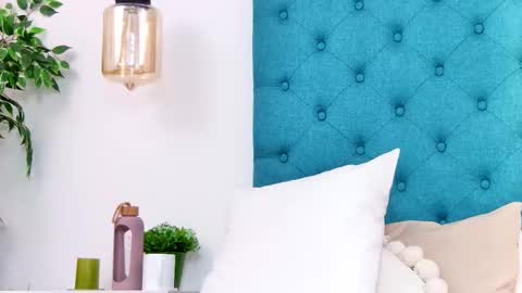 Emily online show from March 4, 8:15 pm