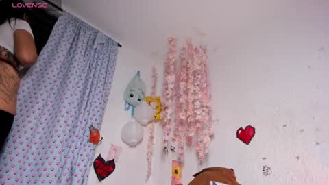 Snapshot of emilycollei chatting on July 23, 8:23 am Emily online show from July 23, 8:23 am