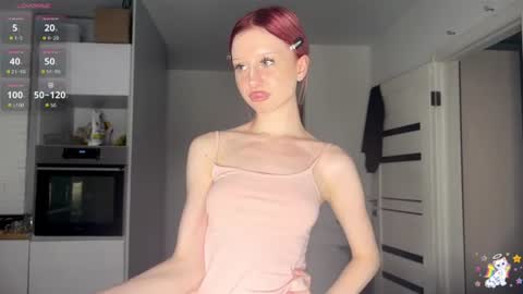 Snapshot of emilycutegirl chatting on August 2, 8:18 pm Emily online show from August 2, 8:18 pm