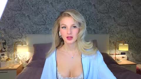 emilydancee online show from March 4, 3:18 pm