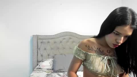 Snapshot of emilydauz chatting on February 8, 6:11 pm Camila online show from February 8, 6:11 pm