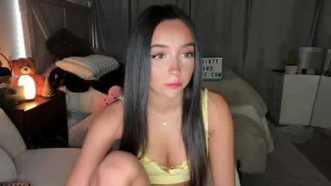 Snapshot of emilyfawn chatting on May 7, 5:24 am emilyfawn online show from May 7, 5:24 am