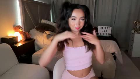 Snapshot of emilyfawn chatting on May 25, 4:07 am emilyfawn online show from May 25, 4:07 am