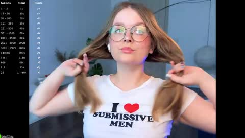 Emily  online show from March 29, 1:11 pm