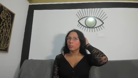 Emily online show from June 10, 11:09 am