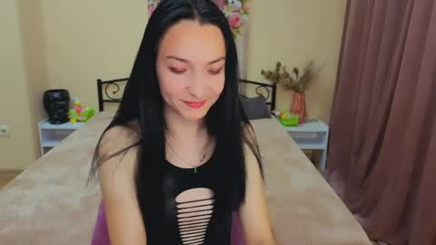 Snapshot of emilygreyy__ chatting on April 6, 5:58 pm emilygreyy__ online show from April 6, 5:58 pm
