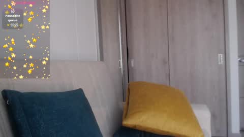 Snapshot of emilyguss chatting on December 10, 3:22 pm Emily online show from December 10, 3:22 pm