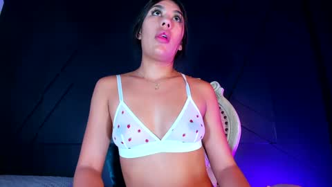 Emily online show from December 23, 3:01 pm