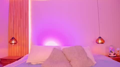 Snapshot of emilyhaan_ chatting on November 5, 8:09 pm Emily online show from November 5, 8:09 pm