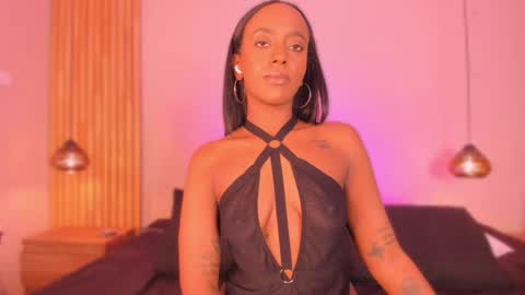 Snapshot of emilyhaan_ chatting on December 18, 7:53 pm Emily online show from December 18, 7:53 pm