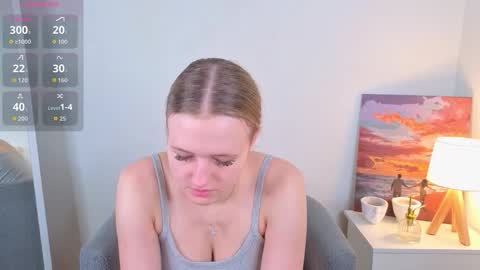 Snapshot of emilyhewell chatting on September 28, 1:11 am Emi online show from September 28, 1:11 am