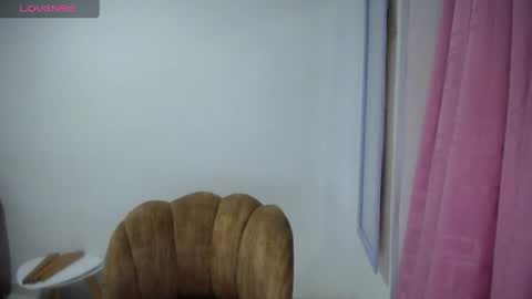 Emilyhines online show from April 21, 10:56 pm