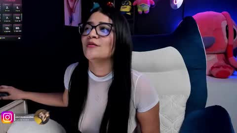 Emily Jhonson online show from March 10, 5:18 pm