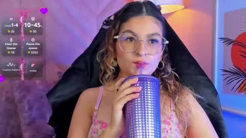 Emilyjonnes  online show from February 28, 7:59 pm