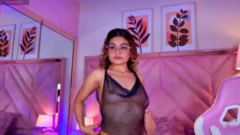 Emilyjonnes  online show from April 11, 10:14 pm