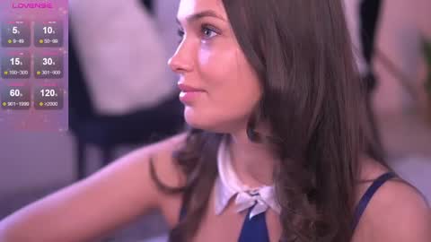 Snapshot of emilyjuarez chatting on May 1, 8:52 am Emily online show from May 1, 8:52 am