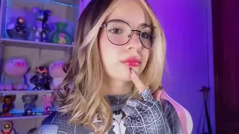 VALEEEN online show from September 9, 4:39 pm