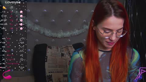 Snapshot of emilykents chatting on December 30, 1:37 am EmilyKents online show from December 30, 1:37 am