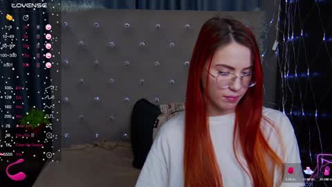 Snapshot of emilykents chatting on January 8, 5:27 am EmilyKents online show from January 8, 5:27 am