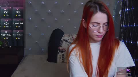 Snapshot of emilykents chatting on January 12, 5:13 am EmilyKents online show from January 12, 5:13 am