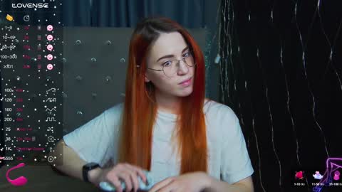 Snapshot of emilykents chatting on January 15, 2:06 am EmilyKents online show from January 15, 2:06 am