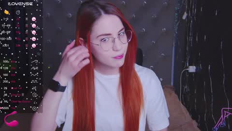 Snapshot of emilykents chatting on January 24, 5:21 am EmilyKents online show from January 24, 5:21 am